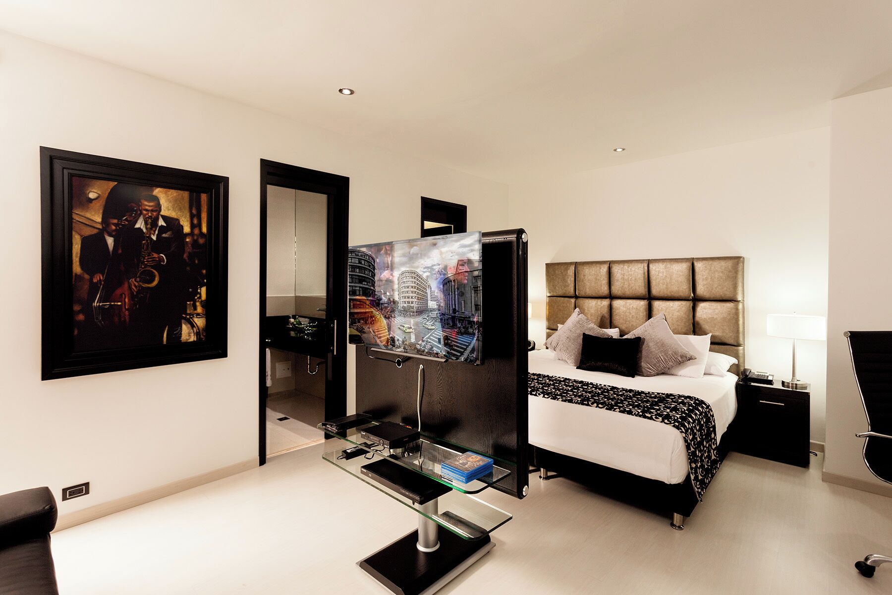 junior suite | premium bedding, minibar, in-room safe, desk