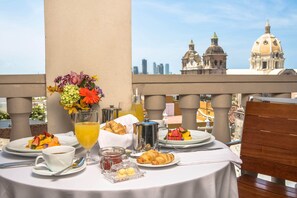 Free daily cooked-to-order breakfast