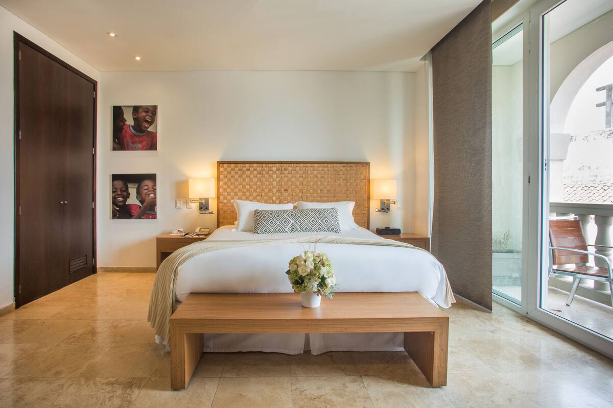 Superior Room, 1 King Bed | Exterior