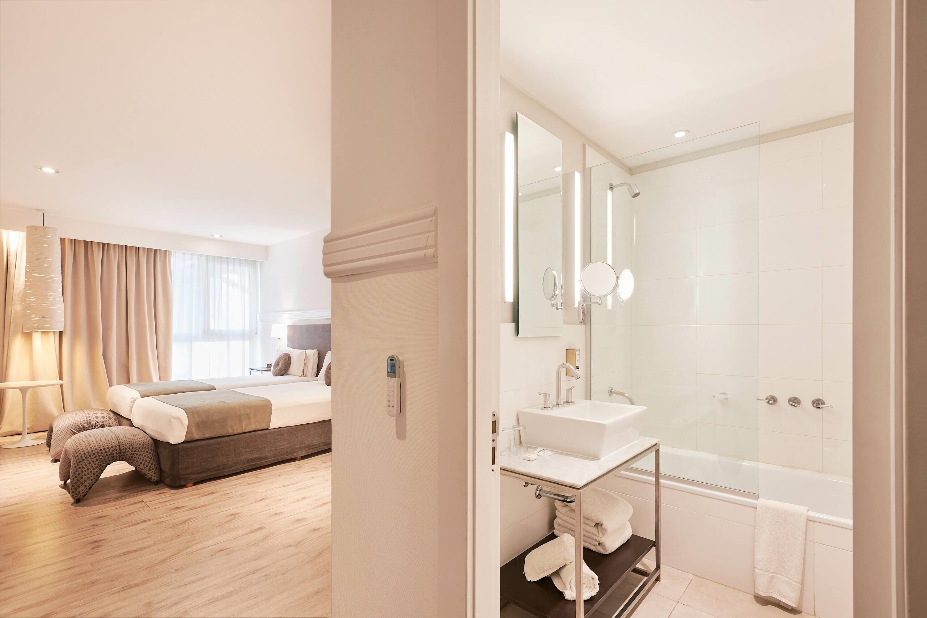 minibar, in-room safe, desk, soundproofing