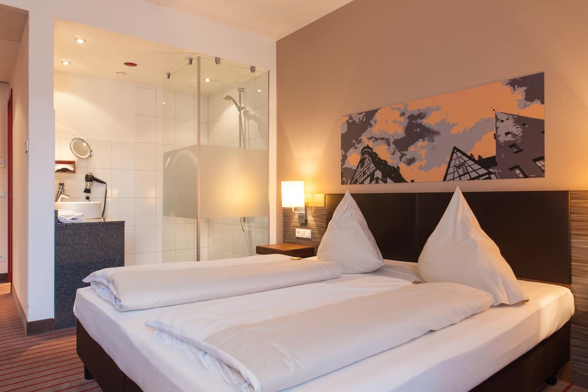 premium bedding, select comfort beds, minibar, in-room safe