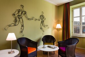 Library - MOMA1890 Boutique Hotel (Munich)