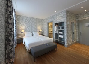 Grand Double Room | Hypo-allergenic bedding, in-room safe, individually decorated - MOMA1890 Boutique Hotel (Munich)