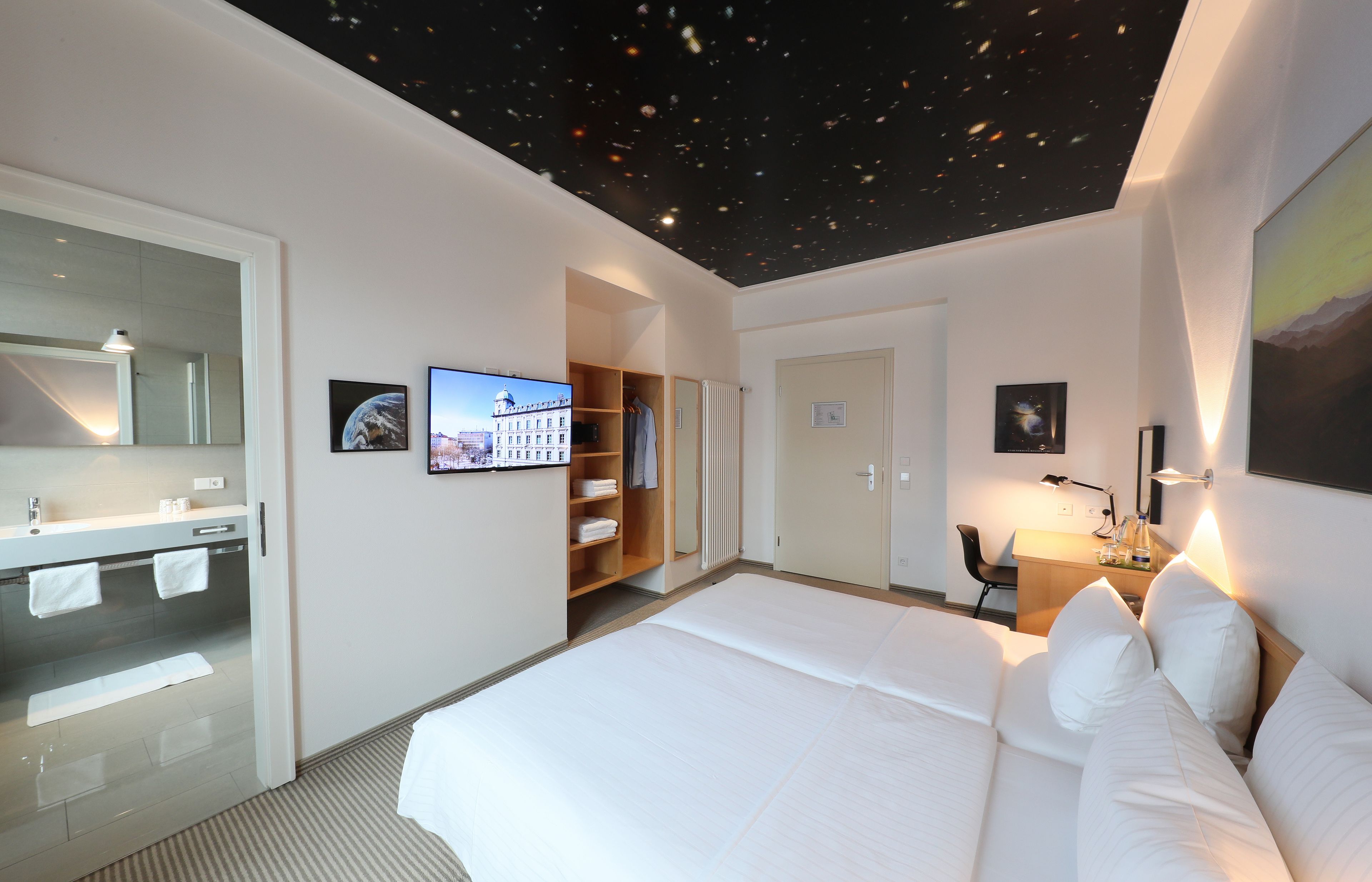 urban double room | hypo-allergenic bedding, in-room safe, individually decorated