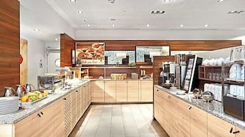 Petit déjeuner buffet servi tous les jours en supplément