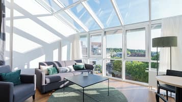 Leilighet – superior | Minibar, safe på rommet, individuelt innredet og skrivebord