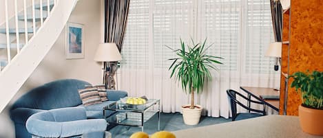 Maisonette | Wohnbereich | Flachbildfernseher