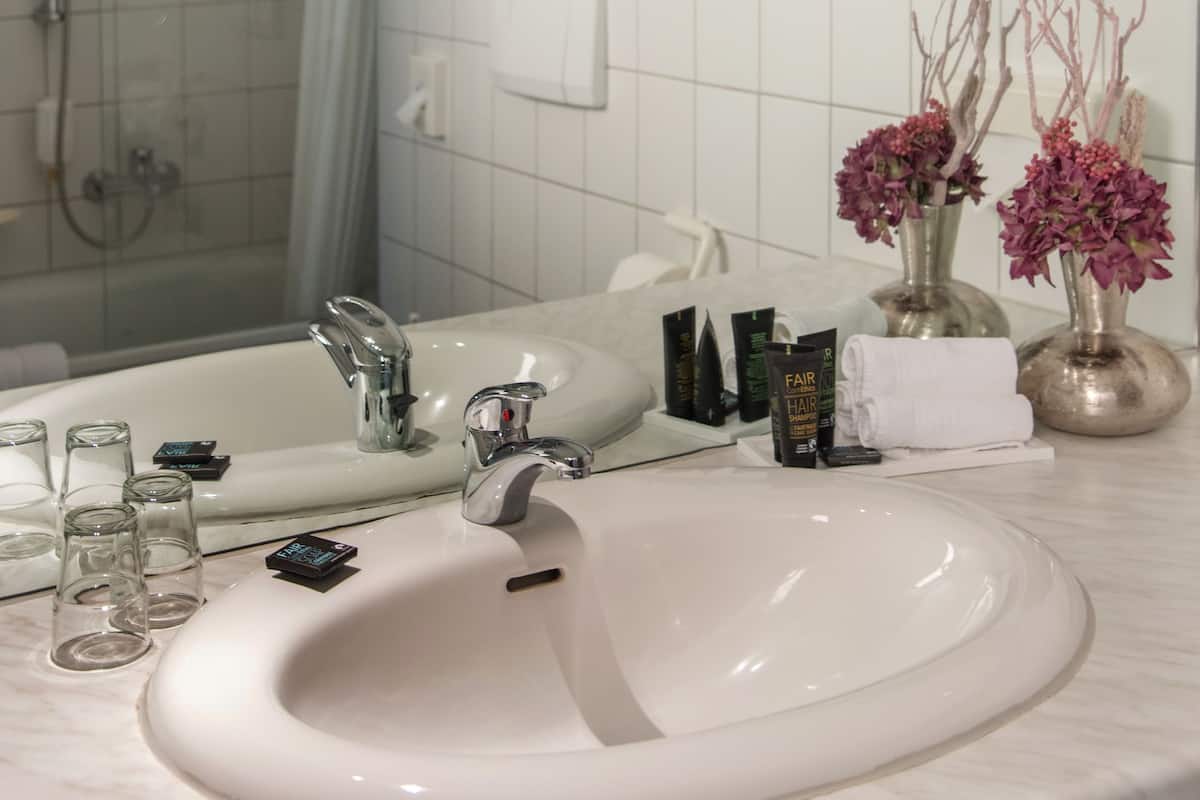 penthouse, 1 king bed | deep-soaking bathtub