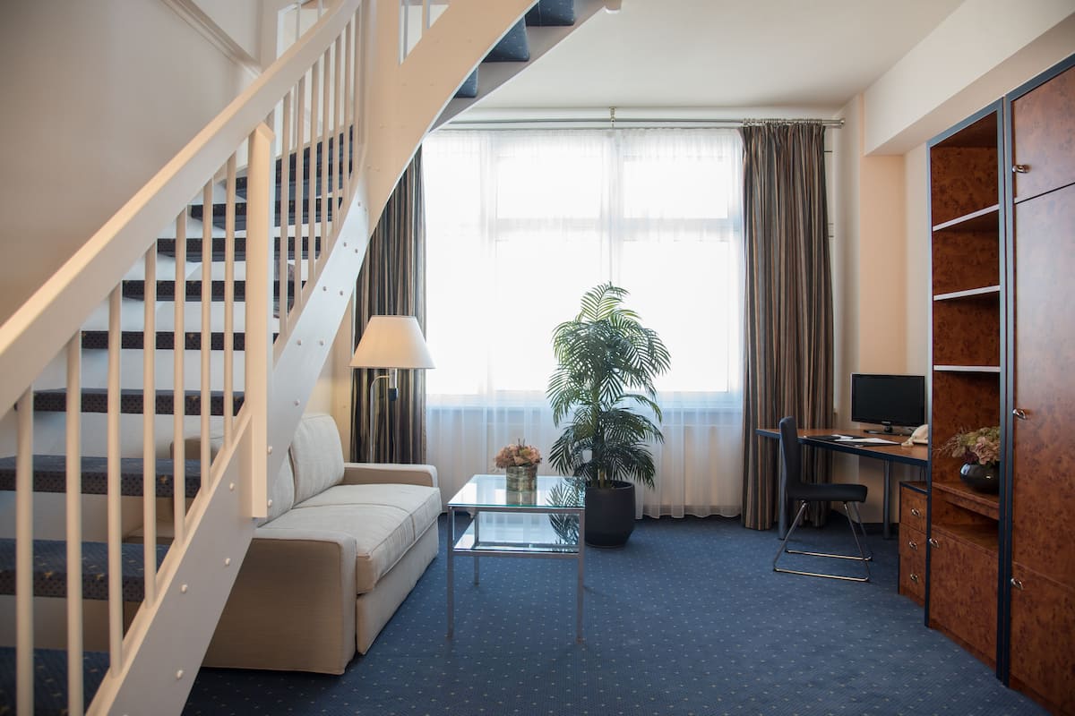 Maisonette | Wohnbereich | Flachbildfernseher