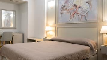 Standard Single Room | Minibar, in-room safe, desk, soundproofing