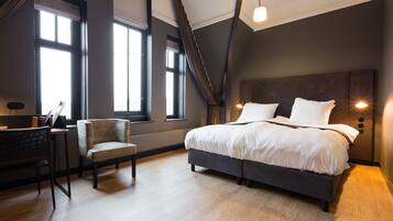 Deluxe kamer | Een kluis op de kamer, geluiddichte muren, een strijkplank/strijkijzer