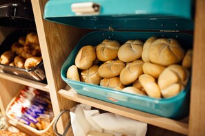 Daily buffet breakfast (EUR 19.50 per person) - Post-Plaza Hotel & Grand Café (Leeuwarden)