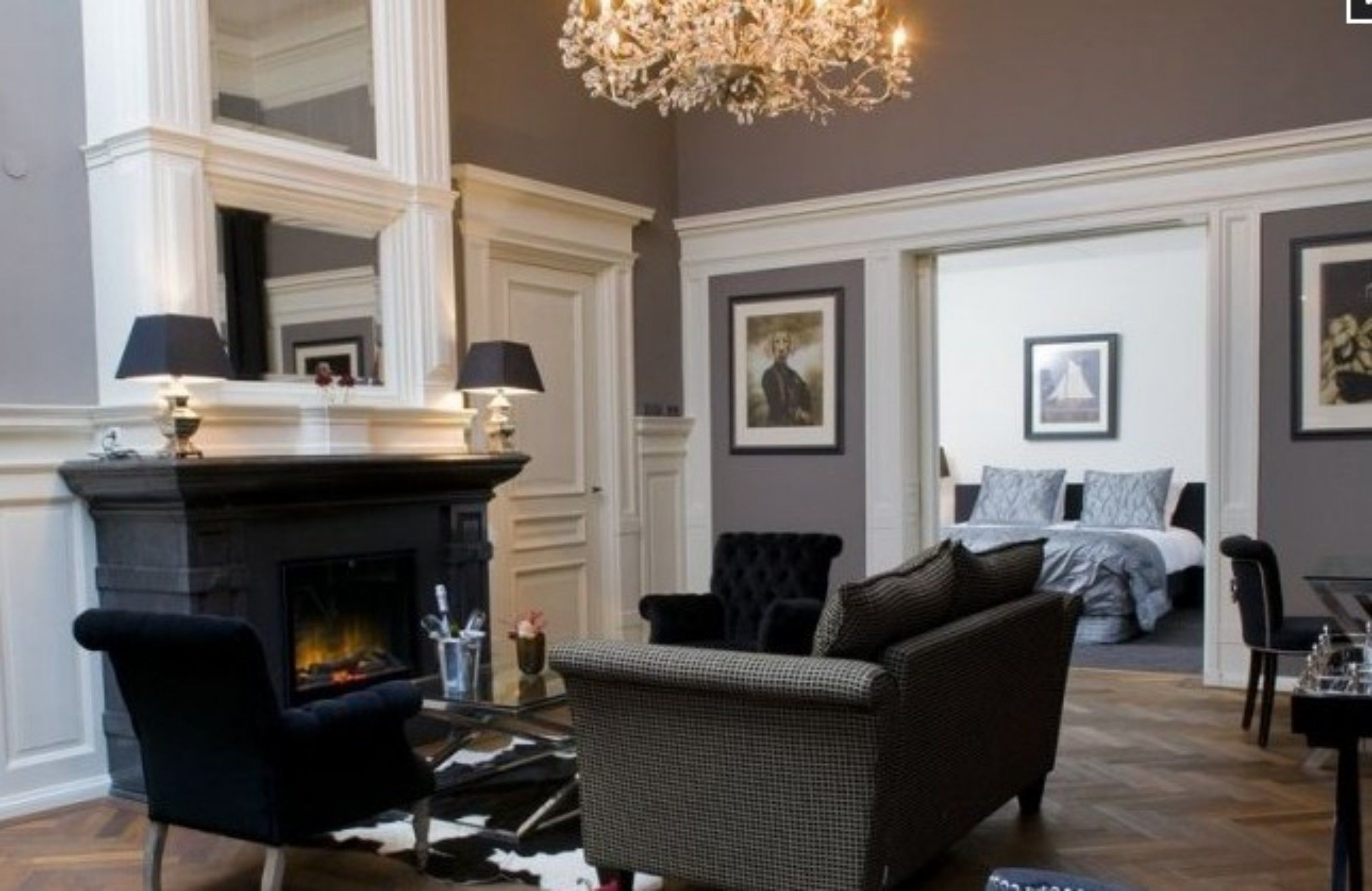 suite (master) | living area | flat-screen tv