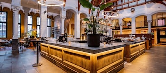 Post-Plaza Hotel & Grand Café