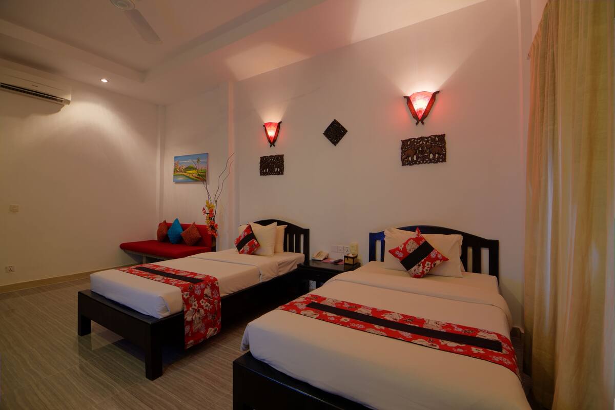 Superior Twin Room | Premium bedding, minibar, in-room safe, desk