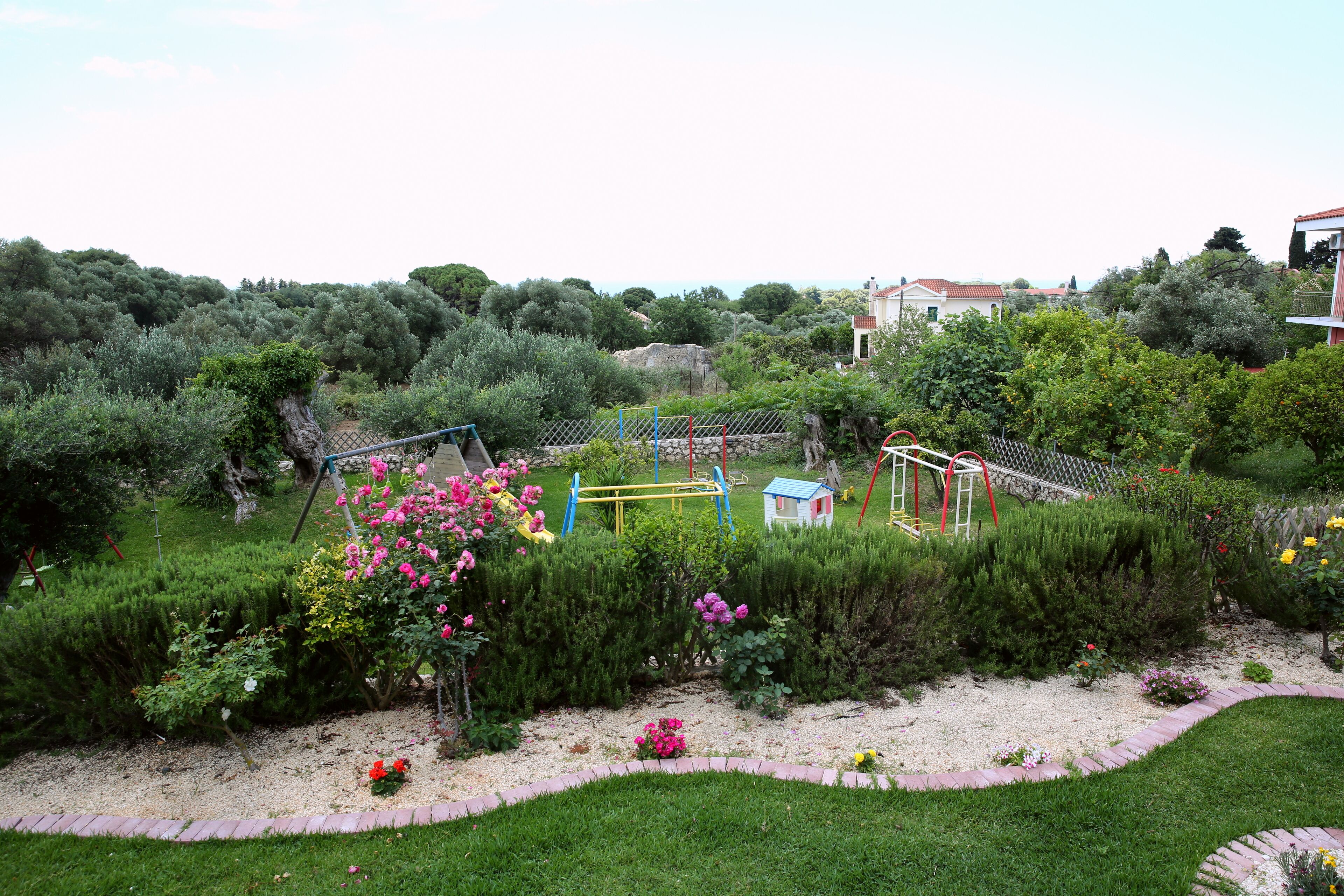 children’s play area – outdoor