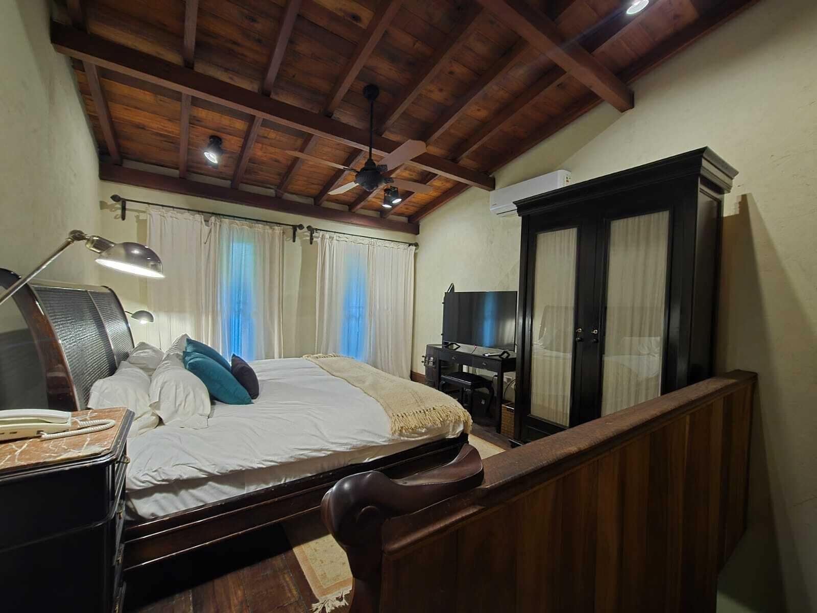 Design Room | 1 bedroom, Egyptian cotton sheets, premium bedding, down comforters