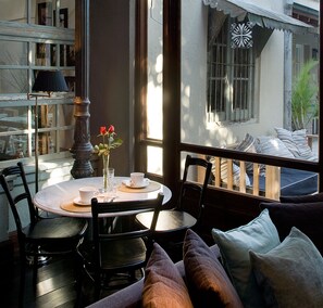 Frokost, lunsj og middag serveres