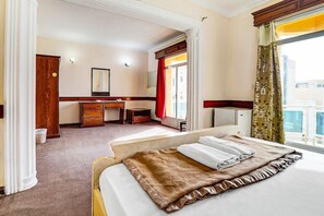 Pillow-top beds, iron/ironing board, rollaway beds, free WiFi - Concord International Hotel (Manama)