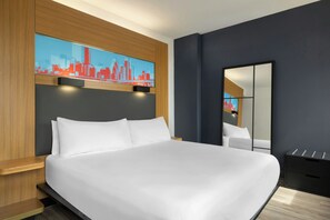 aloft, Room, 1 King Bed | Premium bedding, down duvets, in-room safe, desk - Aloft by Marriott Houston by the Galleria (Houston)