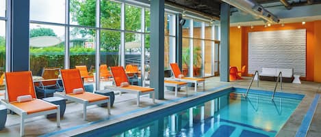 Indoor pool, sun loungers