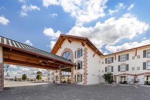 Exterior - Best Western Plus Swiss Chalet Hotel & Suites (Pecos)
