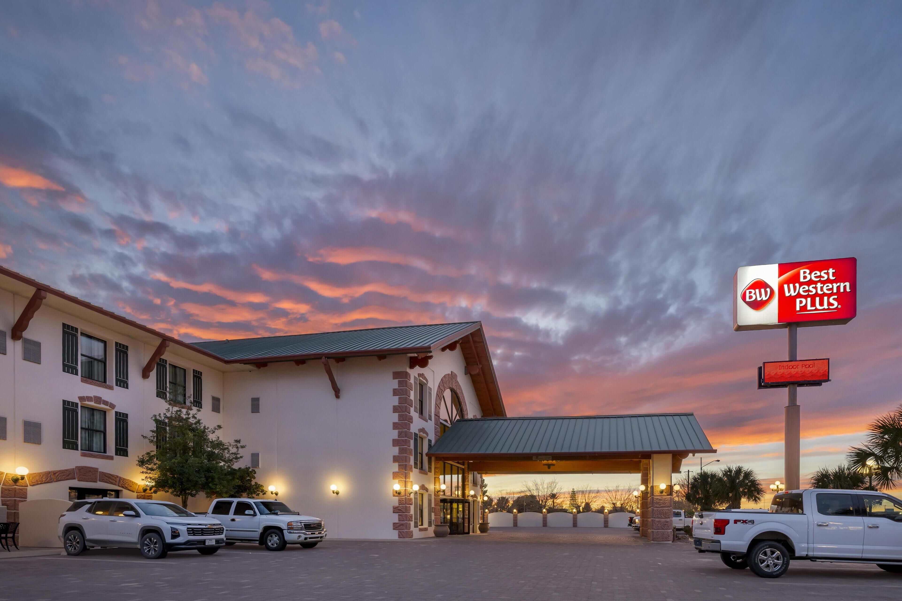 Premium bedding, pillowtop beds, in-room safe, desk