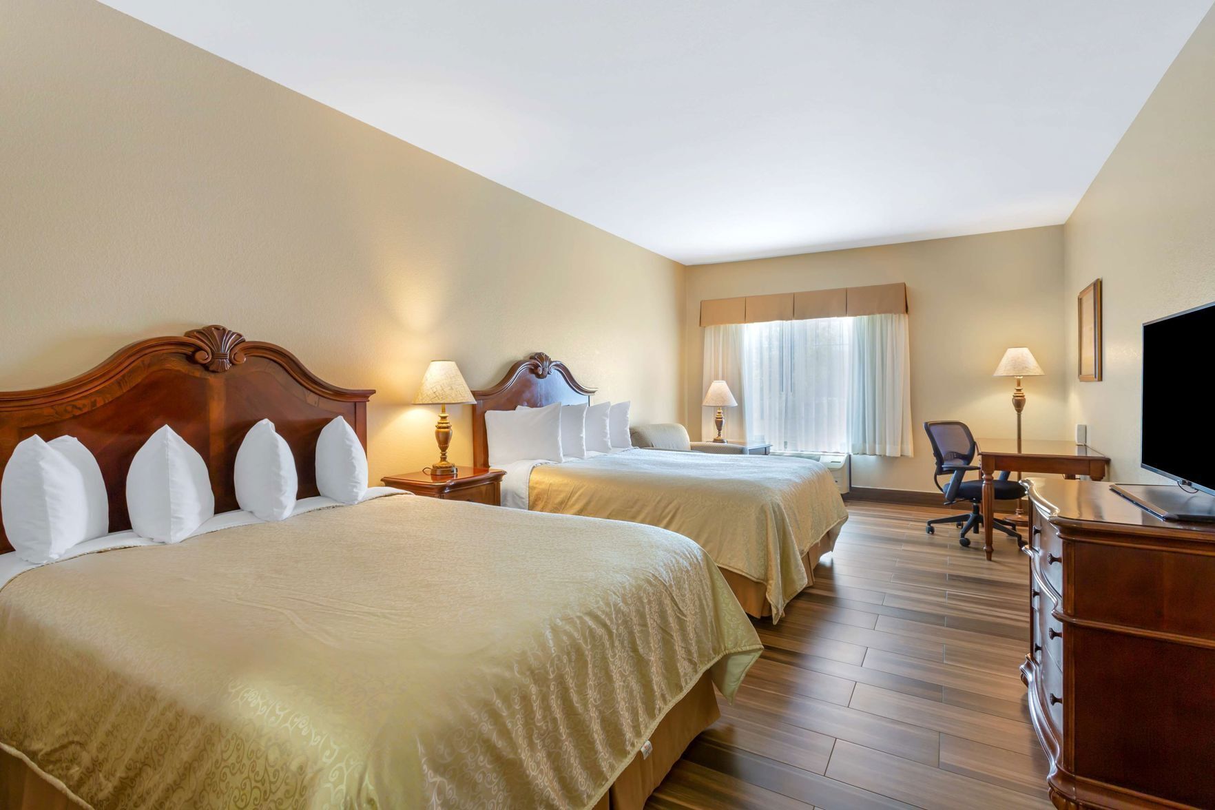 In-room safe, desk, iron/ironing board, free WiFi