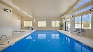Piscine intérieure