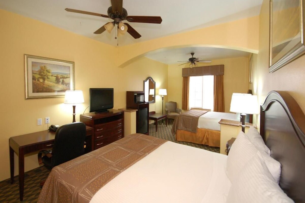 In-room safe, desk, laptop workspace, free WiFi