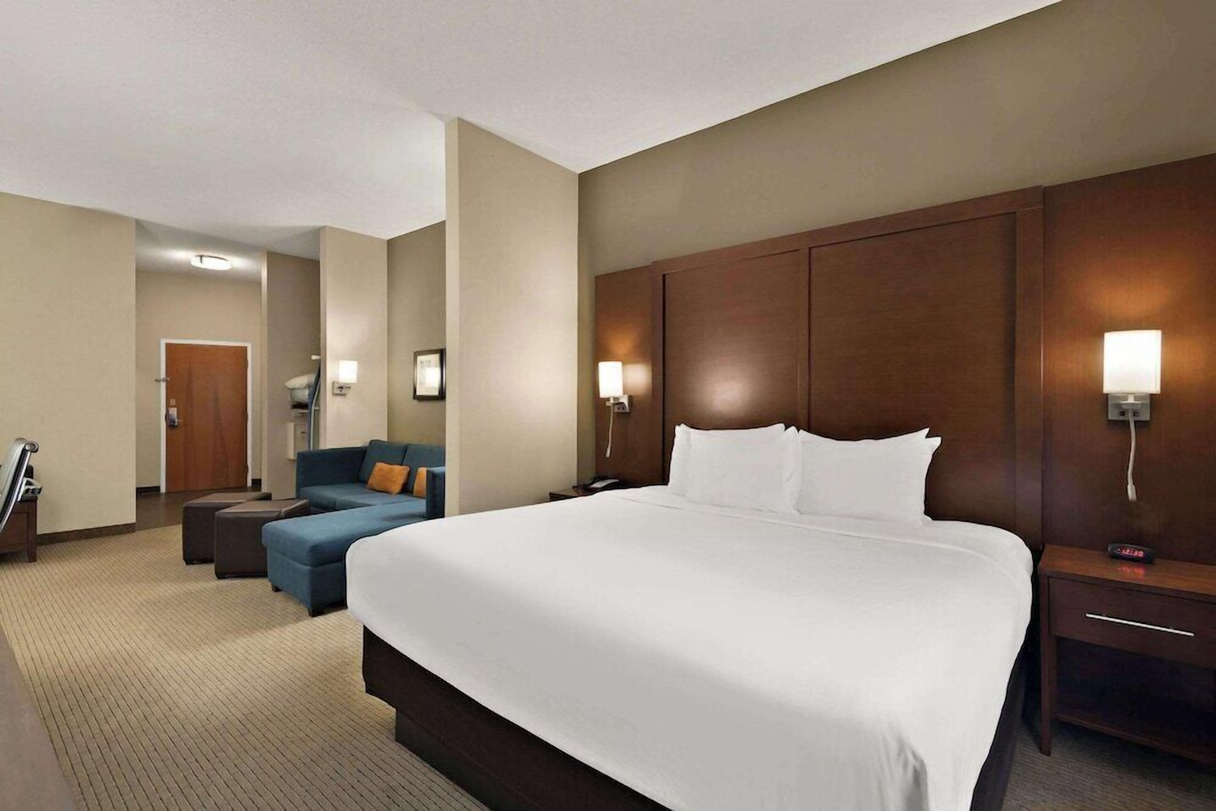 In-room safe, desk, iron/ironing board, free cots/infant beds