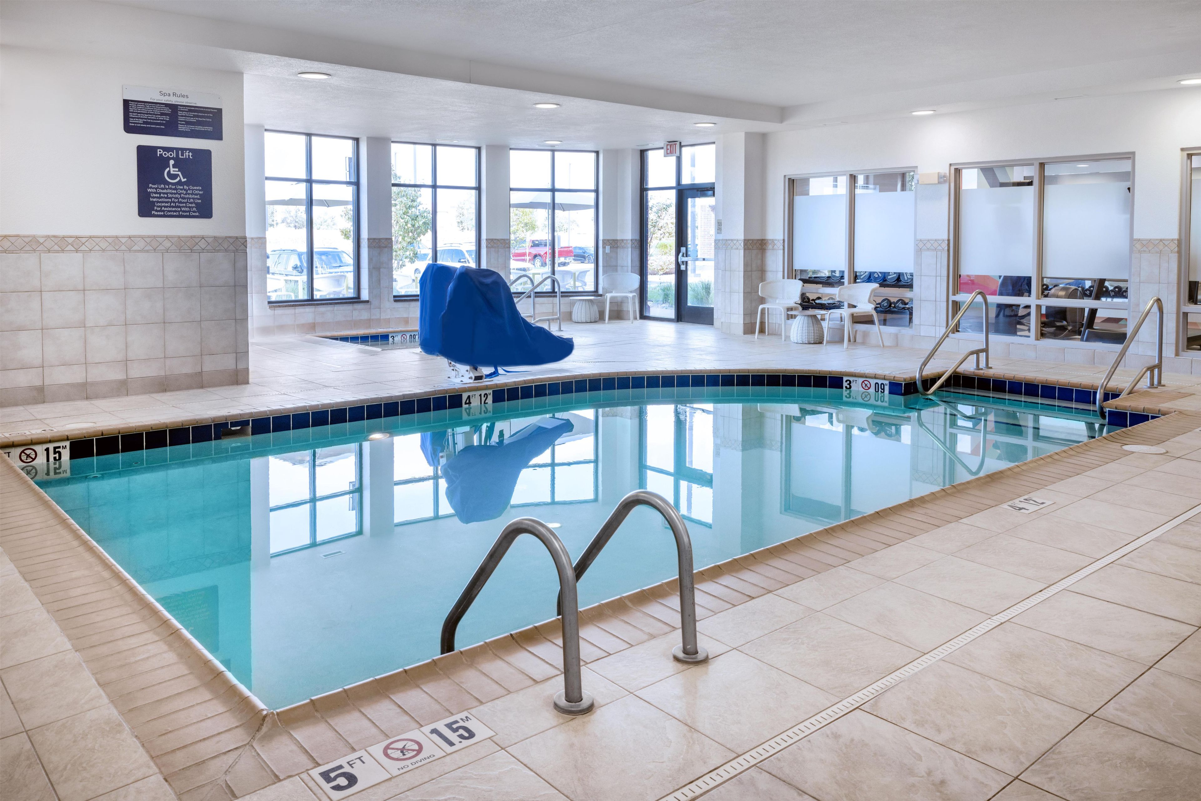 Piscine intérieure