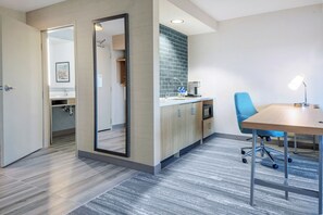 Down duvets, desk, blackout curtains, iron/ironing board - Hilton Garden Inn Sioux Falls South (Sioux Falls)