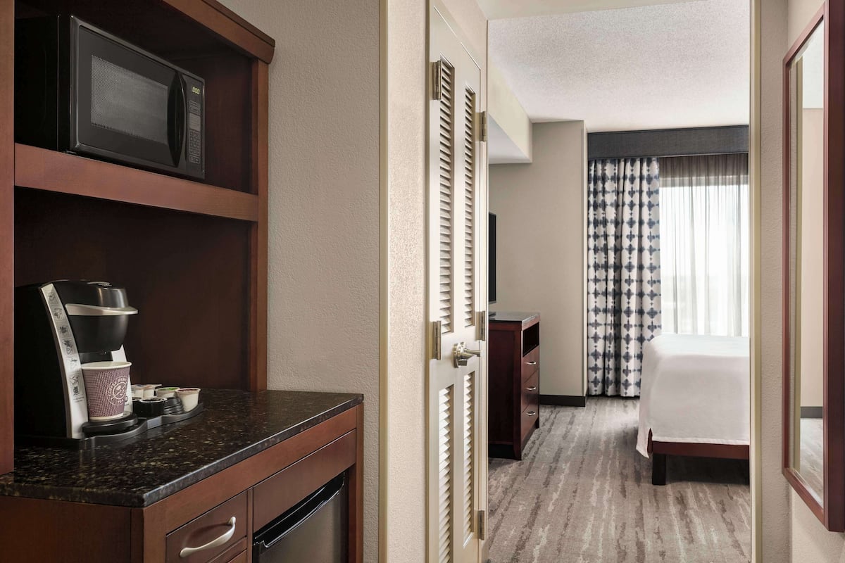 1 bedroom, premium bedding, down comforters, desk