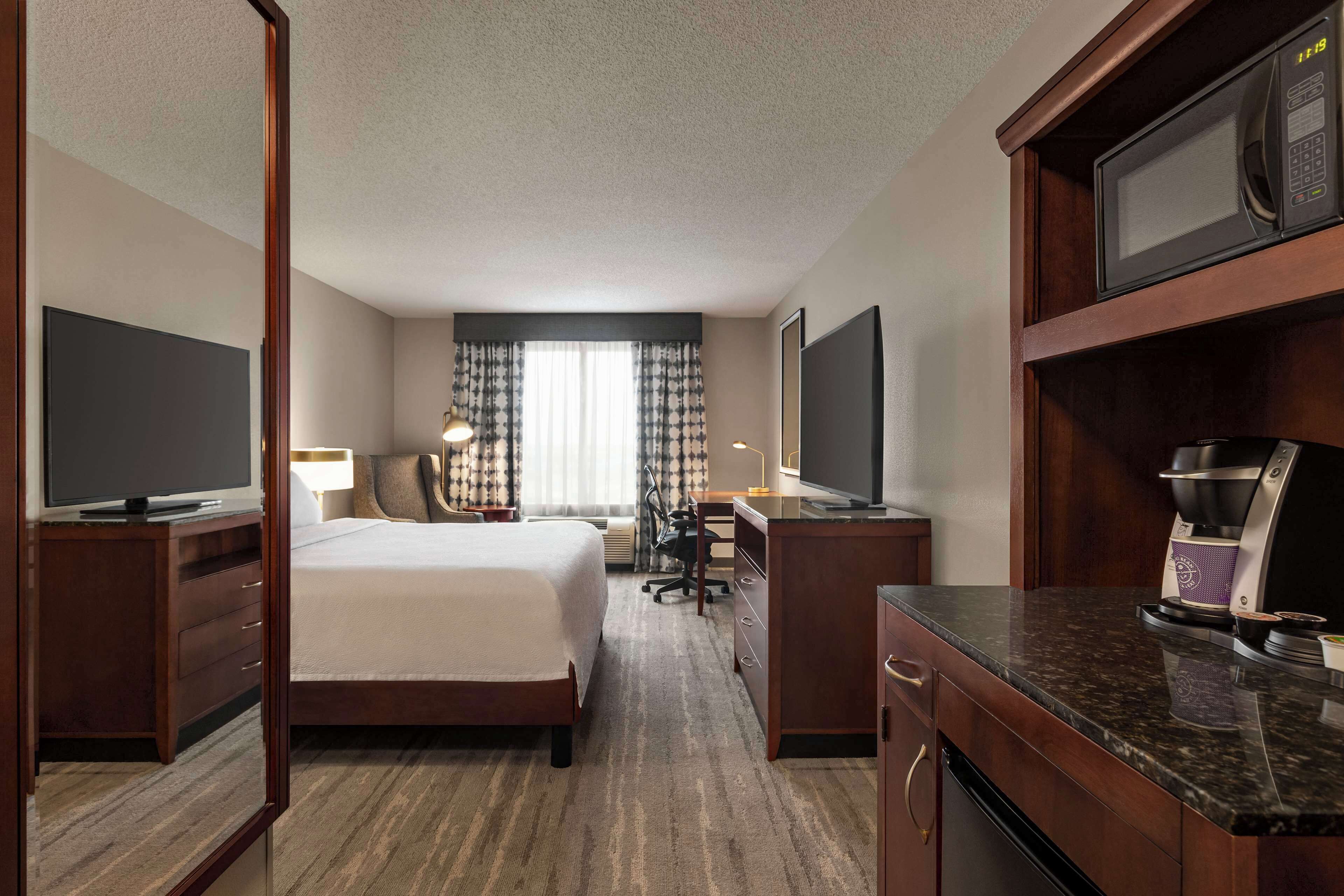 Premium bedding, down duvets, desk, laptop workspace