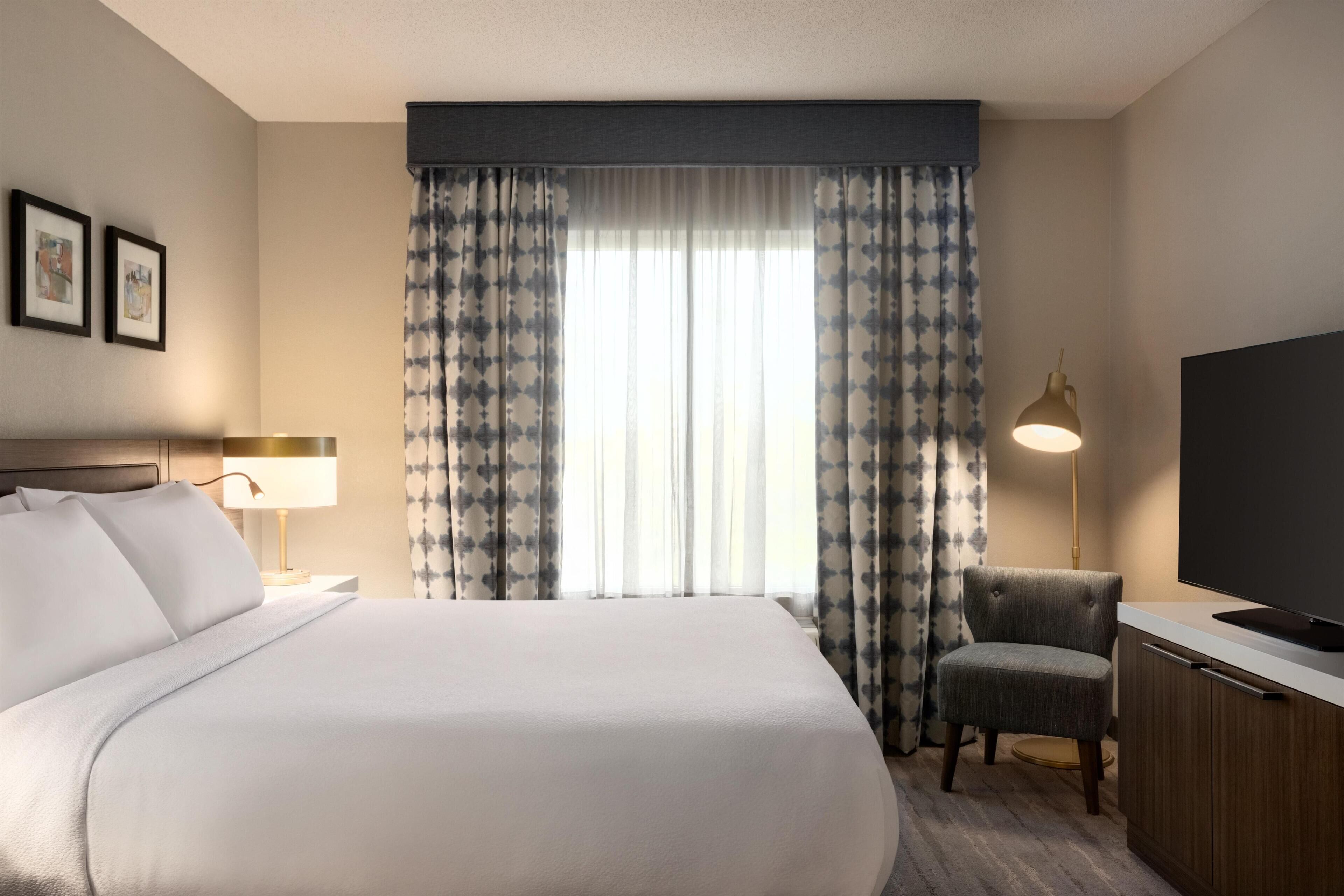 Hochwertige Bettwaren, Daunenbettdecken, Schreibtisch