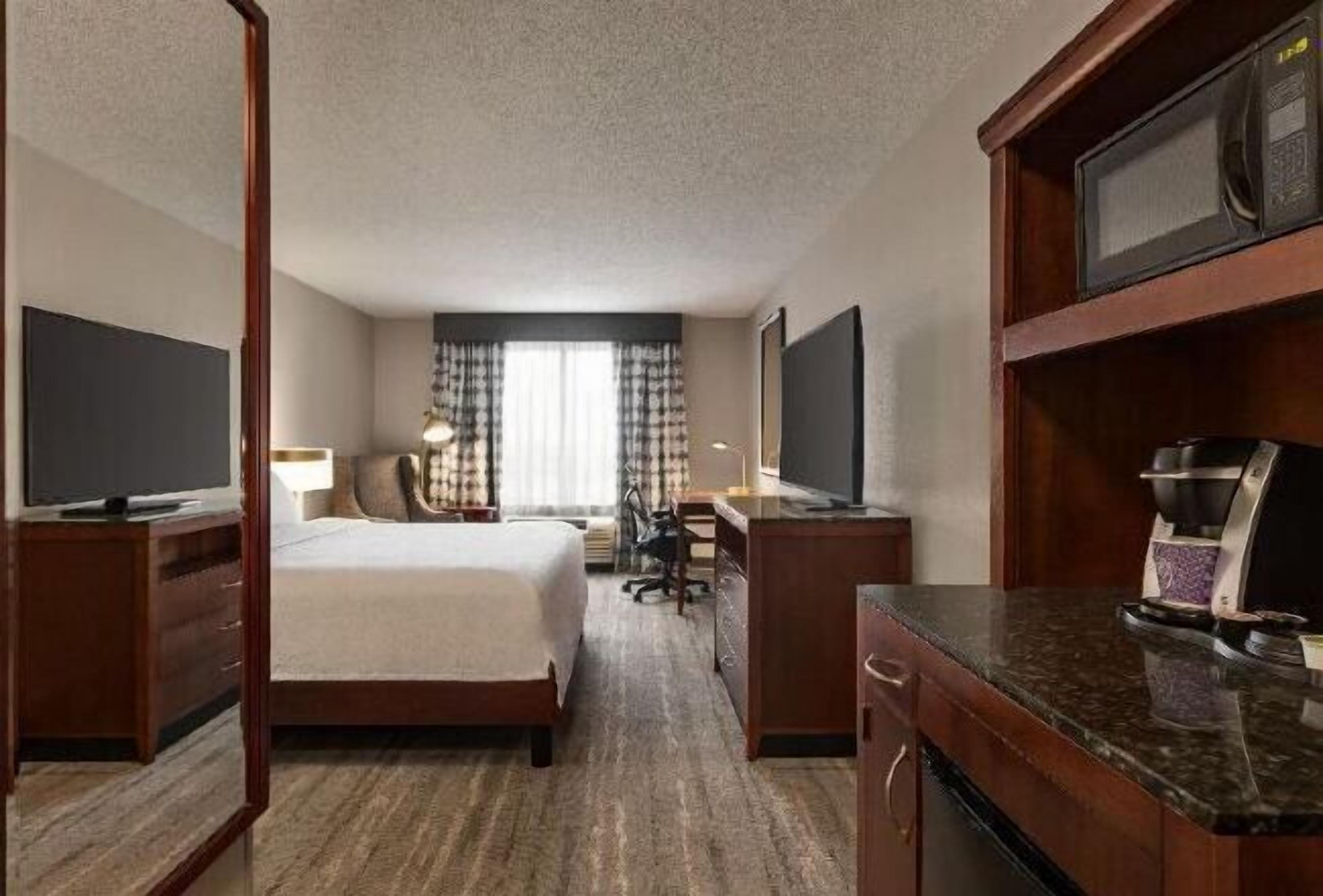 Sengetøy av topp kvalitet, dundyner og skrivebord