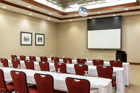 Hilton Garden Inn Indianapolis South Greenwood - Image 22