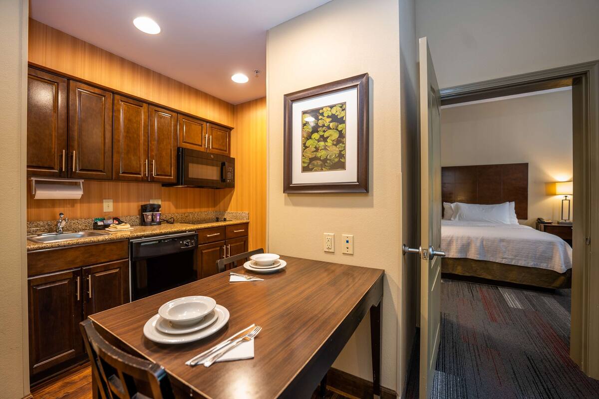 suite, 1 king bed, non smoking | private kitchen | full-sized fridge, microwave, stovetop, dishwasher