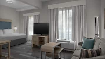 Studio, 1 Tempat Tidur King, akses difabel (Mobility & Hearing, Roll-in Shower) | Area keluarga | Televisi LCD 32-inci dengan saluran TV kabel dan TV