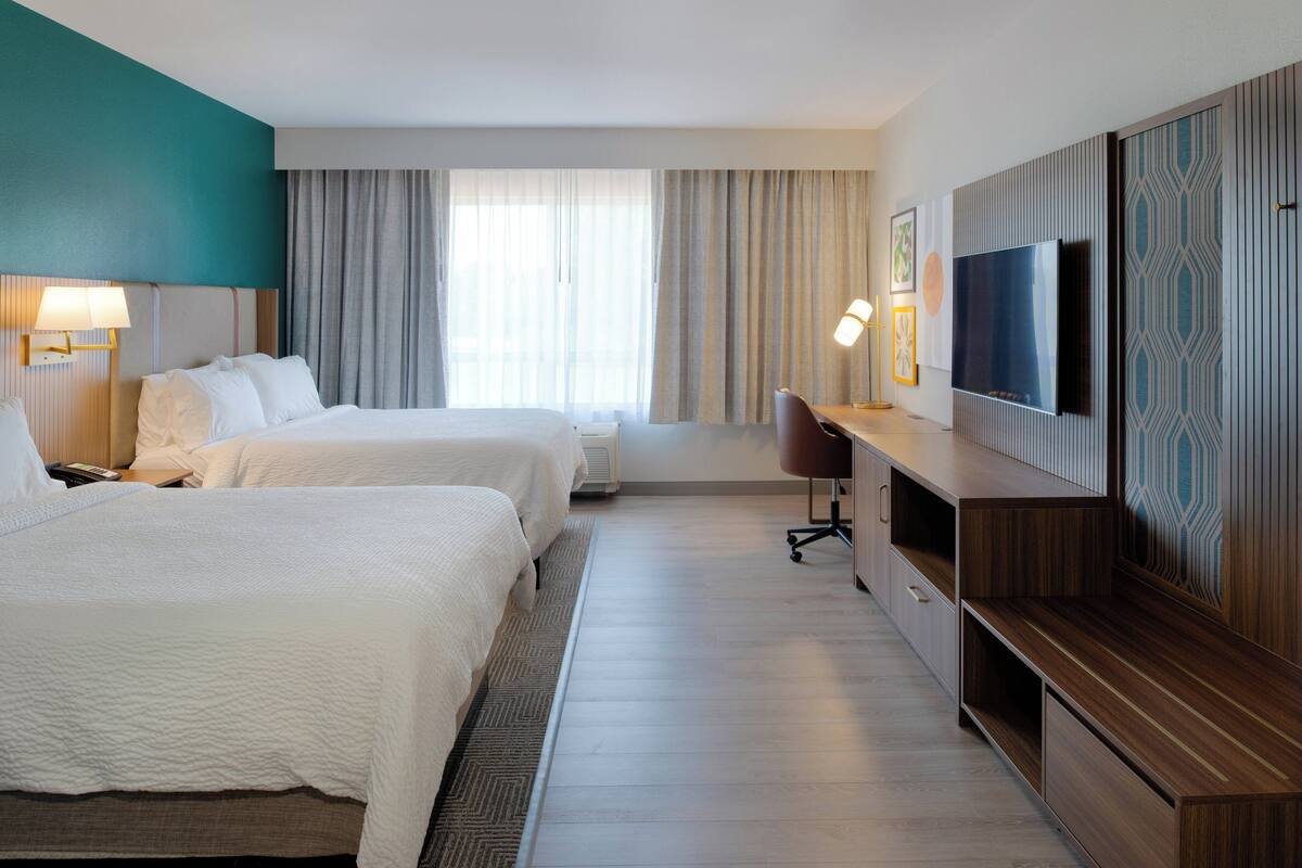 1 bedroom, desk, laptop workspace, blackout curtains