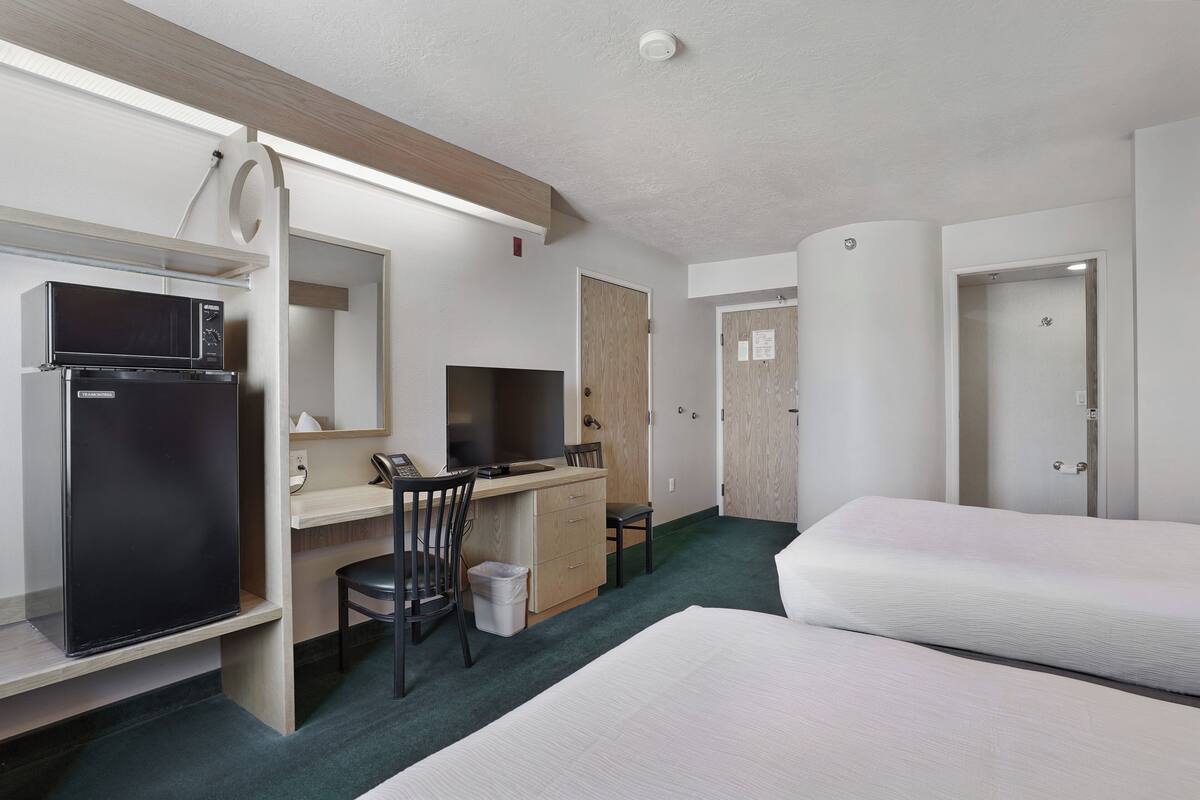 Standard Room, 2 Double Beds