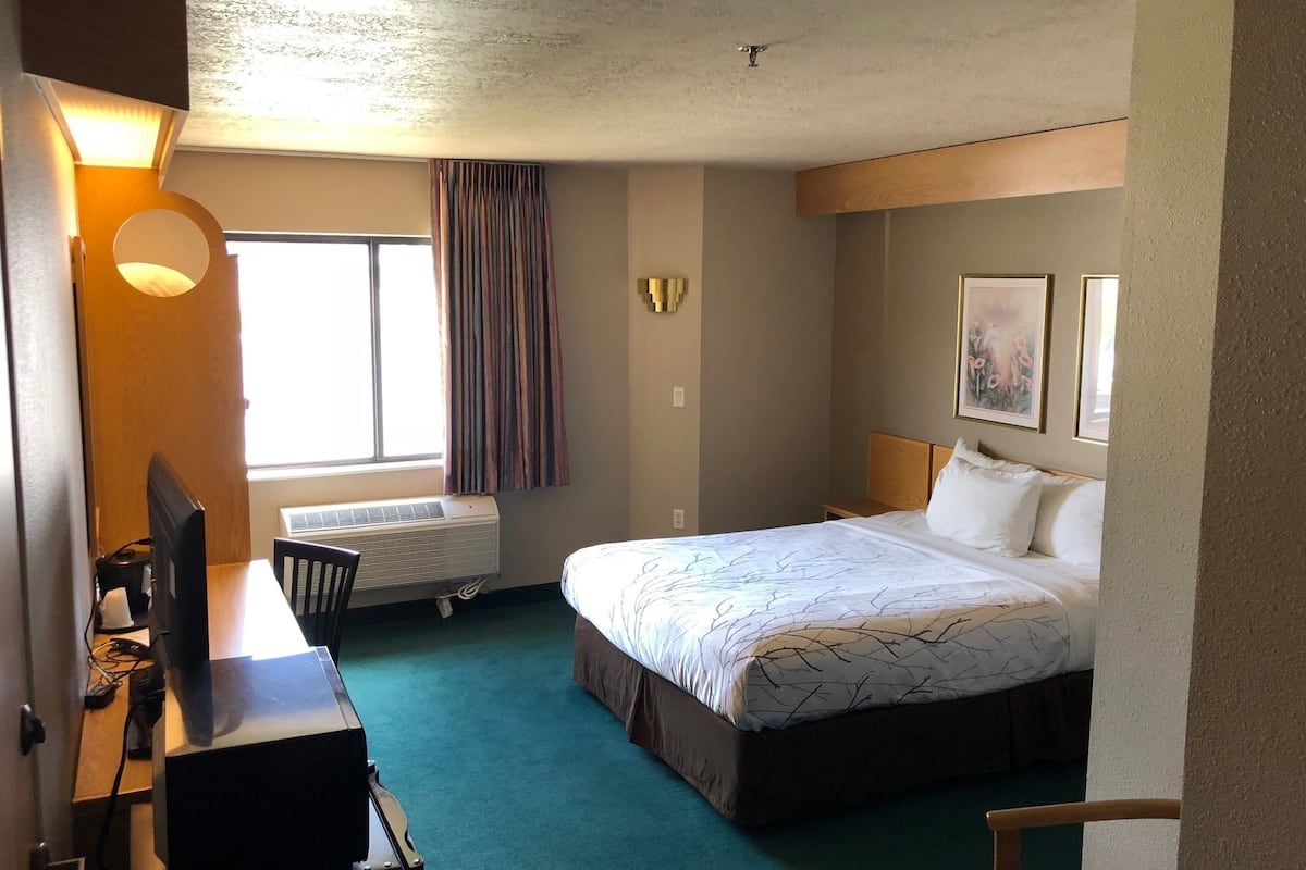 Chambre Standard, 1 grand lit, accessible aux personnes à mobilité réduite