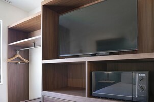 Desk, WiFi (free), bed sheets