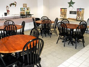 Free daily self-service breakfast  - Willow Creek Inn (Ephraim)