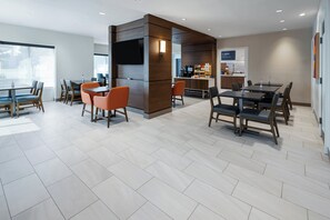 Petit déjeuner continental compris