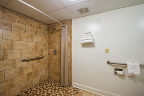 Accessible bathroom - Motel 6 Perry, GA (Perry)