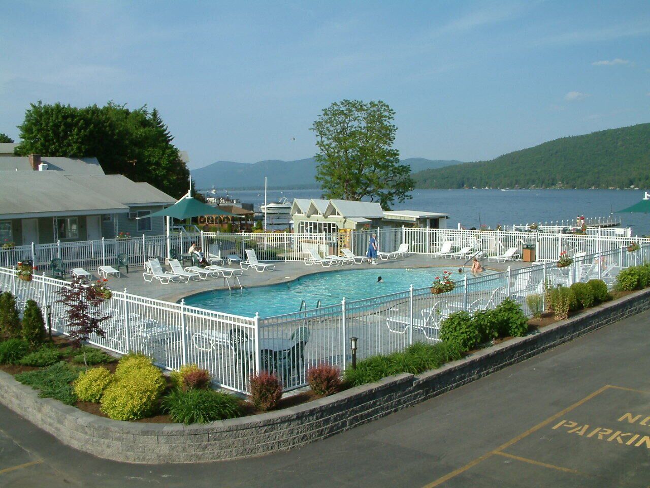 seasonal outdoor pool, open 10:00 am to 8:00 pm, pool loungers