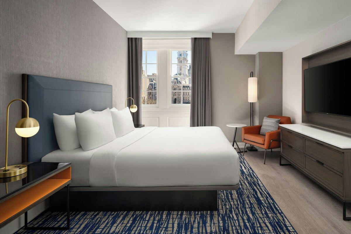 Hypo-allergenic bedding available, down comforters, pillowtop beds