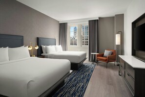 Hypo-allergenic bedding, down comforters, pillowtop beds, in-room safe - Courtyard by Marriott Philadelphia Downtown (Philadelphia)